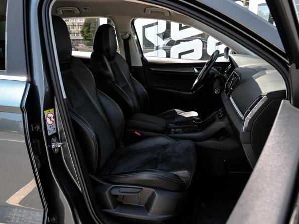 Skoda Karoq I с пробегом 2017 года, цена 2 279 000 рублей, 94520 км, внедорожник, Автокод Объявления