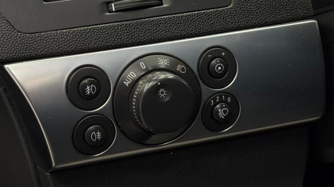 Opel Astra H Рестайлинг с пробегом 2011 года, цена 485 000 рублей, 270677 км, седан, Автокод Объявления