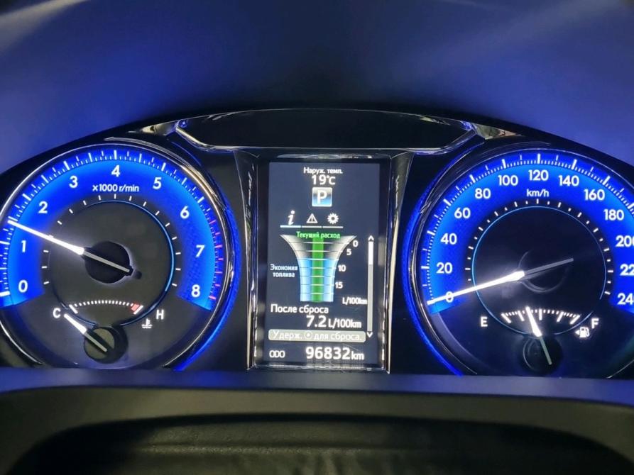 Toyota Camry VII (XV50) Рестайлинг Омск  - изображение 13