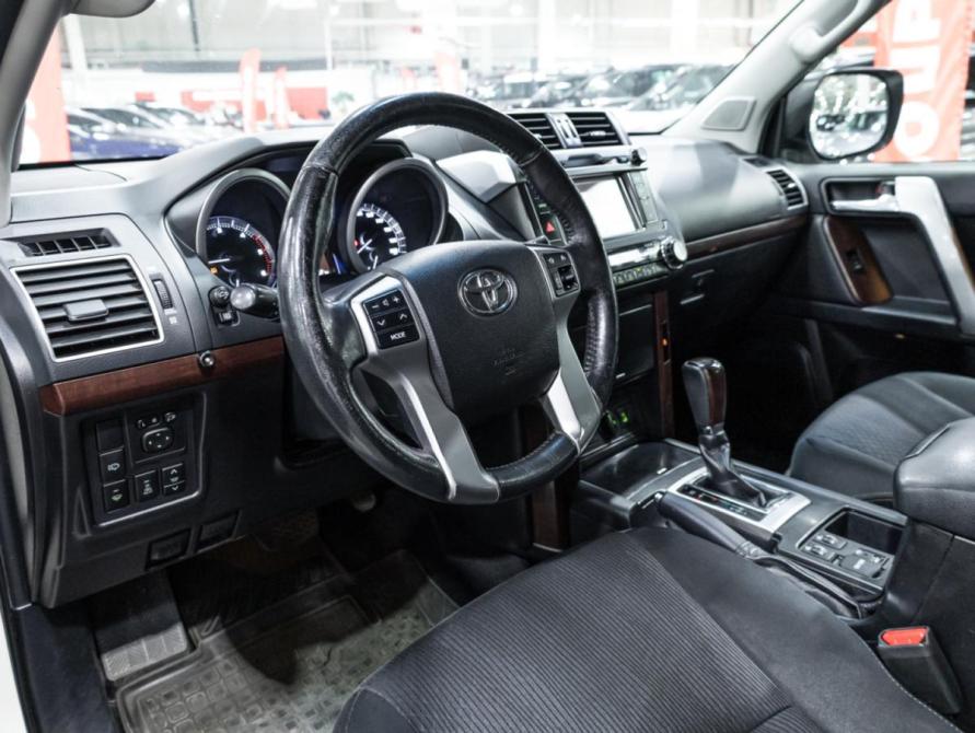 Toyota Land Cruiser Prado 150 Series Рестайлинг 1 Санкт-Петербург  - изображение 13