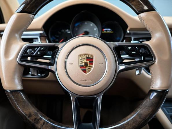 Porsche Macan I с пробегом 2015 года, цена 2 469 000 рублей, 109078 км, внедорожник, Автокод Объявления