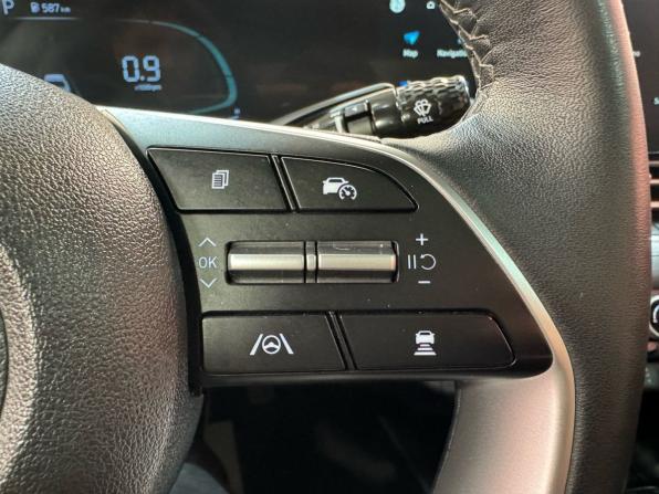 Hyundai Elantra VII (CN7) Рестайлинг с пробегом 2023 года, цена 2 399 000 рублей, 32179 км, седан, Автокод Объявления