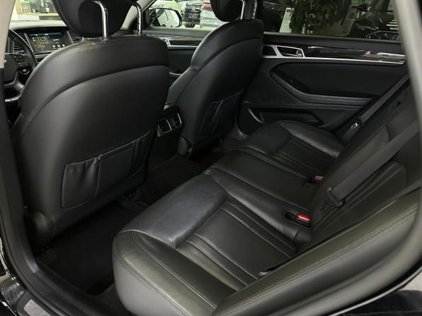 Hyundai Genesis II с пробегом 2016 года, цена 1 655 000 рублей, 194263 км, седан, Автокод Объявления