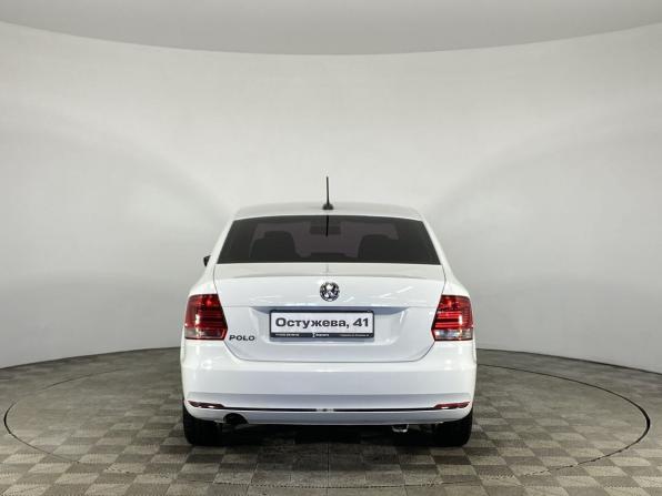 Volkswagen Polo V Рестайлинг с пробегом 2018 года, цена 950 000 рублей, 220615 км, седан, Автокод Объявления