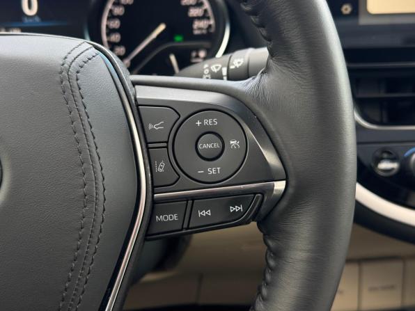 Toyota Camry VIII (XV70) Рестайлинг с пробегом 2023 года, цена 4 650 000 рублей, 27244 км, седан, Автокод Объявления
