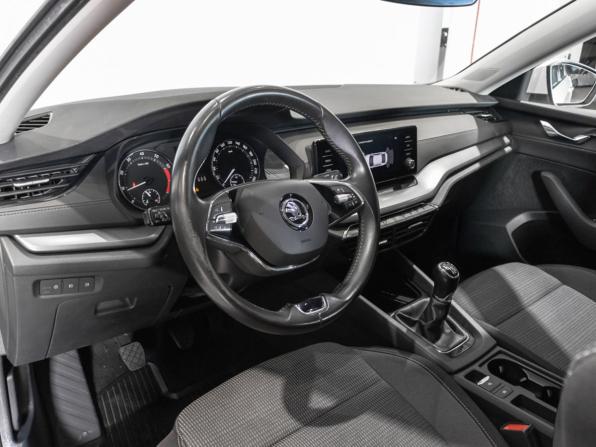 Skoda Octavia IV (A8) с пробегом 2021 года, цена 2 022 800 рублей, 132437 км, лифтбек, Автокод Объявления