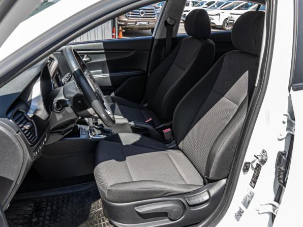 Kia Rio IV Рестайлинг с пробегом 2021 года, цена 1 899 000 рублей, 57885 км, хэтчбек, Автокод Объявления