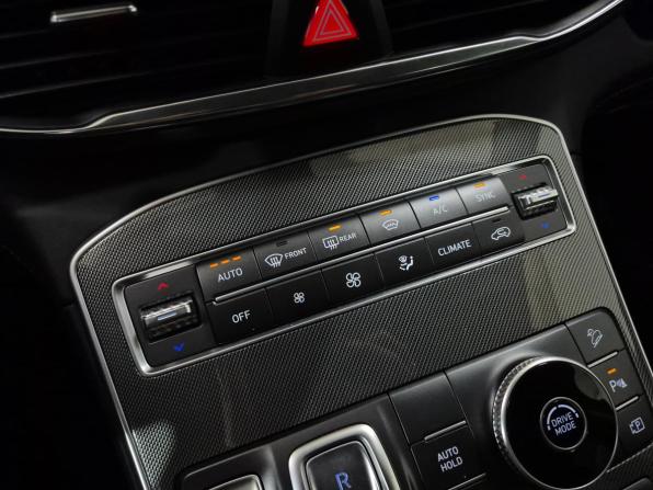 Hyundai Santa Fe IV Рестайлинг с пробегом 2023 года, цена 3 650 000 рублей, 45746 км, внедорожник, Автокод Объявления