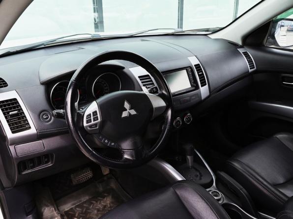 Mitsubishi Outlander II Рестайлинг с пробегом 2010 года, цена 1 229 000 рублей, 219961 км, внедорожник, Автокод Объявления