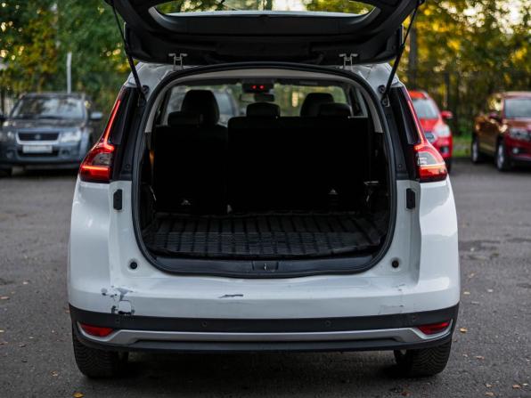 Renault Scenic IV с пробегом 2017 года, цена 1 280 000 рублей, 176515 км, минивэн, Автокод Объявления
