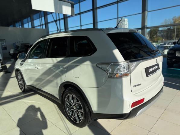 Mitsubishi Outlander III Рестайлинг с пробегом 2014 года, цена 1 795 000 рублей, 96238 км, внедорожник, Автокод Объявления