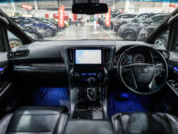 Toyota Alphard III Рестайлинг с пробегом 2018 года, цена 4 500 000 рублей, 88445 км, минивэн, Автокод Объявления