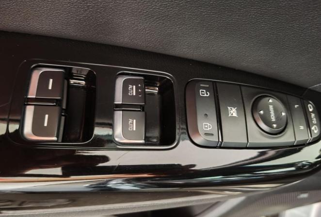 Kia Sportage IV Рестайлинг с пробегом 2018 года, цена 2 190 000 рублей, 123773 км, внедорожник, Автокод Объявления