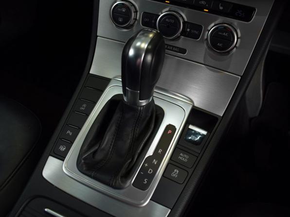 Volkswagen Passat B7 с пробегом 2014 года, цена 1 325 995 рублей, 70597 км, универсал, Автокод Объявления