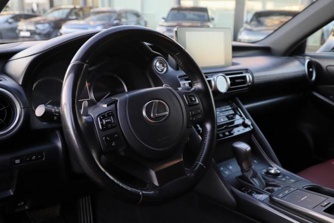 Lexus IS III Рестайлинг 2 с пробегом 2021 года, цена 3 995 000 рублей, 91353 км, седан, Автокод Объявления