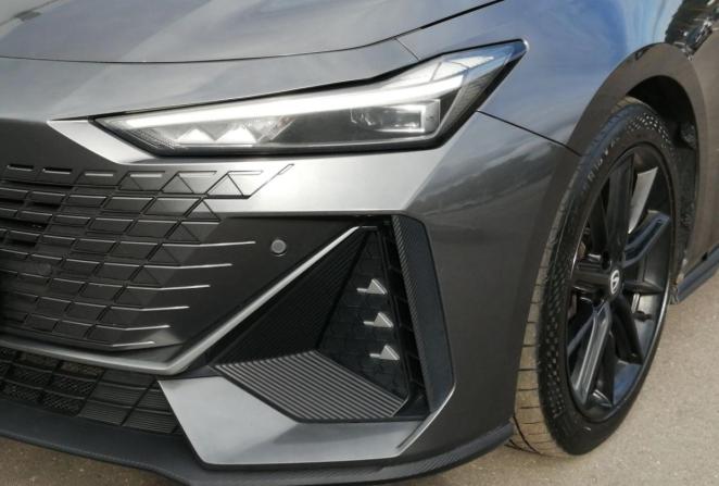 Changan UNI-V I с пробегом 2022 года, цена 1 770 000 рублей, 88000 км, лифтбек, Автокод Объявления