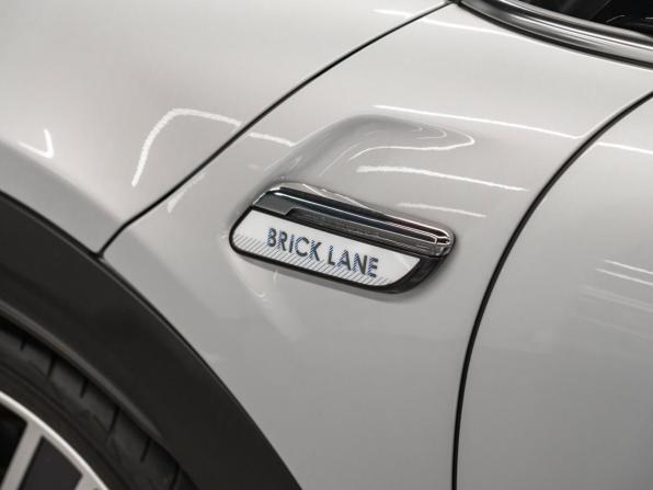 Mini Hatch III (F55/F56) Рестайлинг 2 с пробегом 2022 года, цена 3 860 000 рублей, 17160 км, хэтчбек, Автокод Объявления