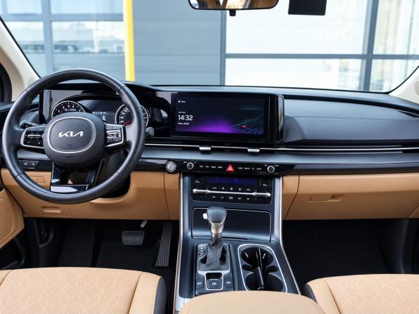 Kia Carnival IV с пробегом 2022 года, цена 3 782 000 рублей, 93715 км, минивэн, Автокод Объявления
