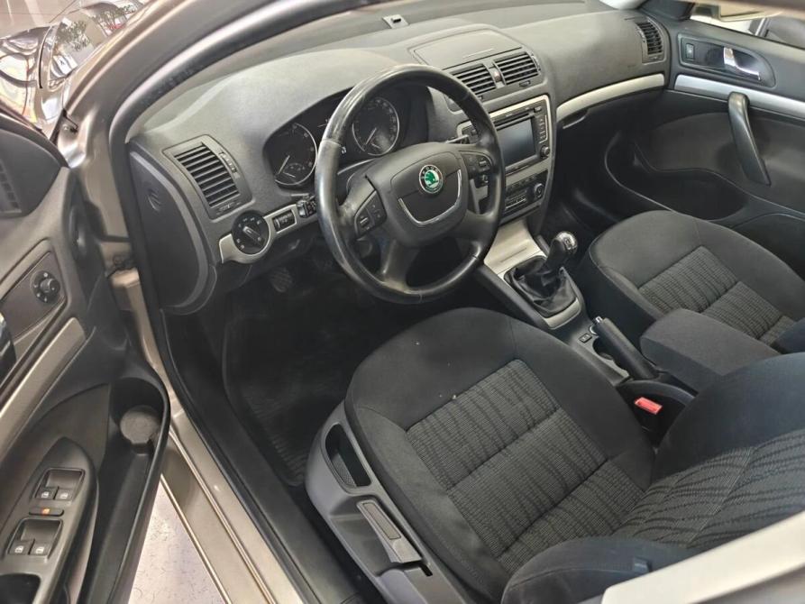 Skoda Octavia II (A5) Рестайлинг Москва  - изображение 9