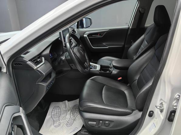 Toyota RAV4 V (XA50) с пробегом 2021 года, цена 4 250 000 рублей, 66000 км, внедорожник, Автокод Объявления