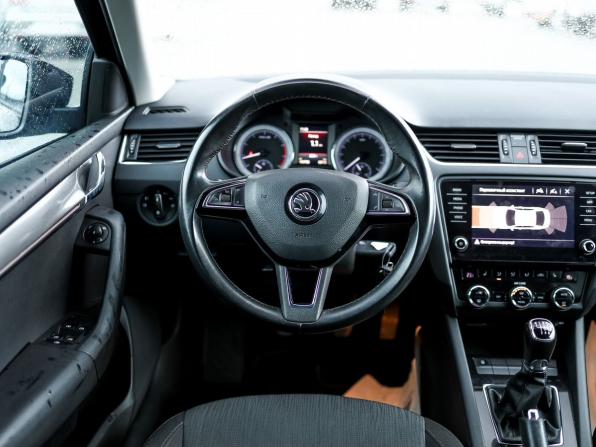Skoda Octavia III (A7) Рестайлинг с пробегом 2017 года, цена 1 599 000 рублей, 186796 км, лифтбек, Автокод Объявления