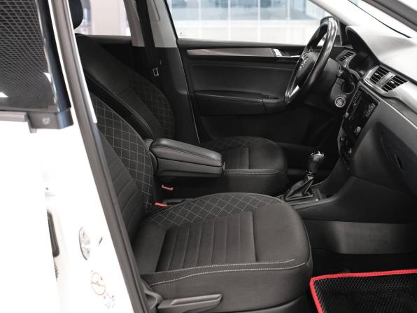 Skoda Rapid I Рестайлинг с пробегом 2018 года, цена 1 338 000 рублей, 174191 км, лифтбек, Автокод Объявления