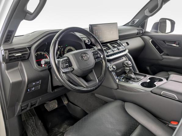 Toyota Land Cruiser 300 Series с пробегом 2022 года, цена 10 780 000 рублей, 18425 км, внедорожник, Автокод Объявления