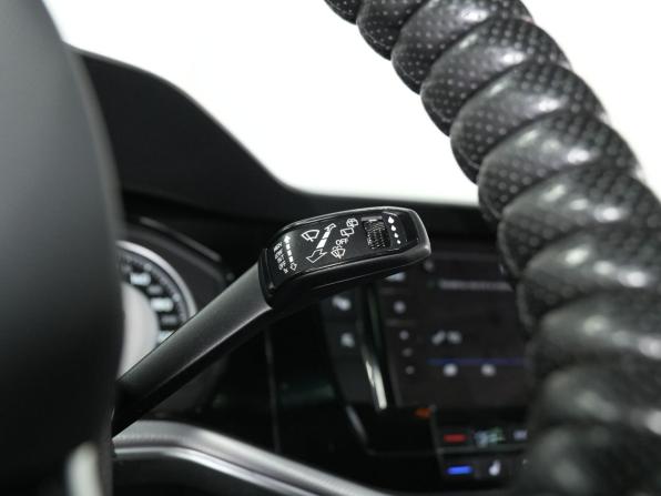 Volkswagen Touareg III с пробегом 2022 года, цена 8 840 000 рублей, 28700 км, внедорожник, Автокод Объявления