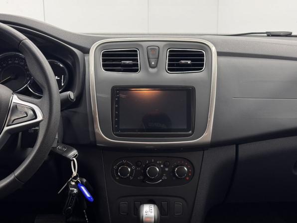 Renault Logan II Рестайлинг с пробегом 2022 года, цена 1 250 000 рублей, 57333 км, седан, Автокод Объявления