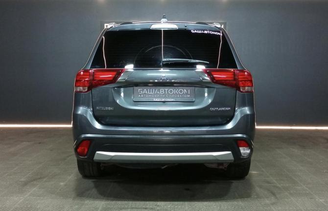 Mitsubishi Outlander III Рестайлинг 2 с пробегом 2018 года, цена 1 790 000 рублей, 203162 км, внедорожник, Автокод Объявления
