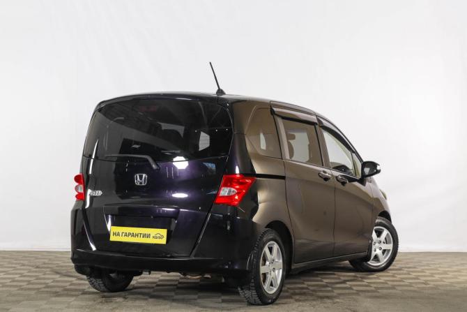 Honda Freed I с пробегом 2010 года, цена 1 019 000 рублей, 260000 км, компактвэн, Автокод Объявления