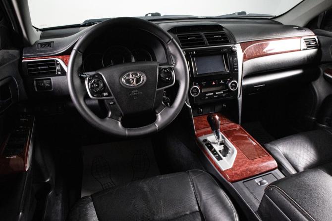 Toyota Camry VII (XV50) с пробегом 2013 года, цена 1 589 000 рублей, 196000 км, седан, Автокод Объявления