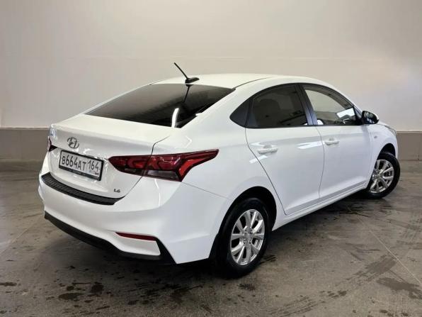 Hyundai Solaris II с пробегом 2018 года, цена 1 309 000 рублей, 93600 км, седан, Автокод Объявления