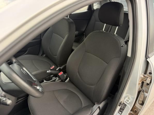 Kia Rio III Рестайлинг с пробегом 2016 года, цена 960 000 рублей, 71230 км, хэтчбек, Автокод Объявления