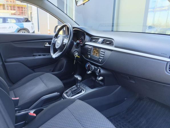 Kia Rio IV с пробегом 2018 года, цена 1 409 000 рублей, 121663 км, хэтчбек, Автокод Объявления