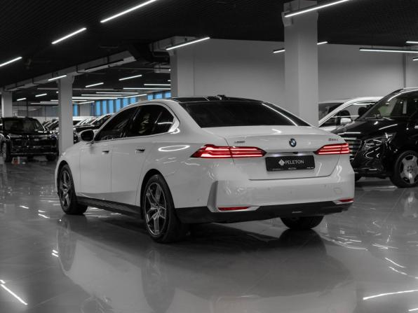 BMW 5 серии VIII (G60/G61/G68) с пробегом 2024 года, цена 7 500 000 рублей, 24000 км, седан, Автокод Объявления