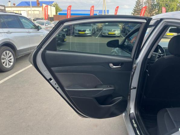Hyundai Solaris II с пробегом 2017 года, цена 1 130 000 рублей, 146885 км, седан, Автокод Объявления