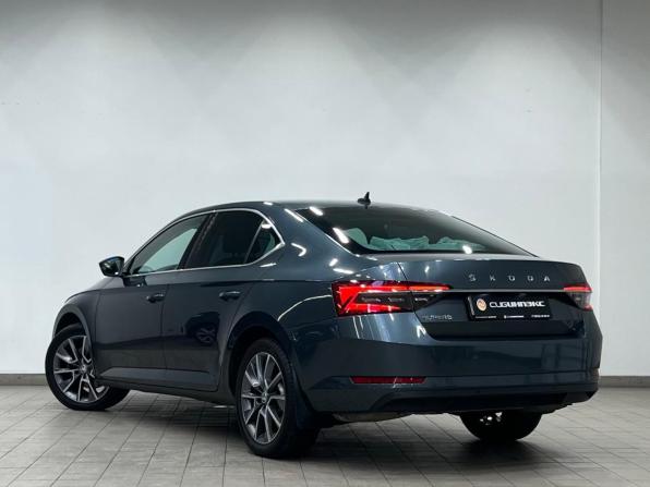 Skoda Superb III Рестайлинг с пробегом 2019 года, цена 2 369 000 рублей, 175500 км, лифтбек, Автокод Объявления