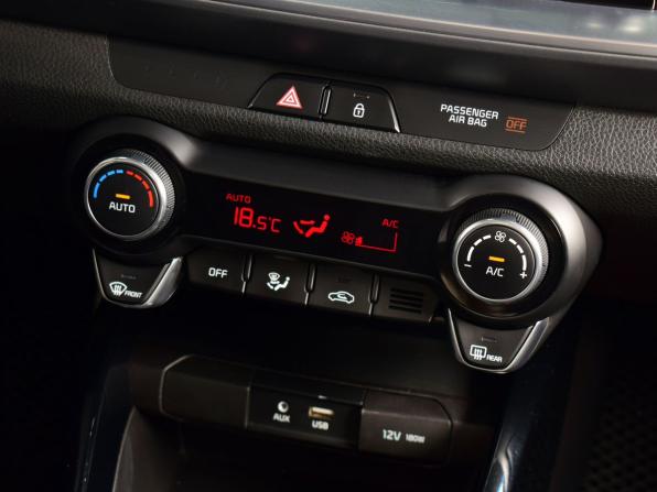 Kia Stonic I с пробегом 2019 года, цена 1 914 995 рублей, 59501 км, внедорожник, Автокод Объявления