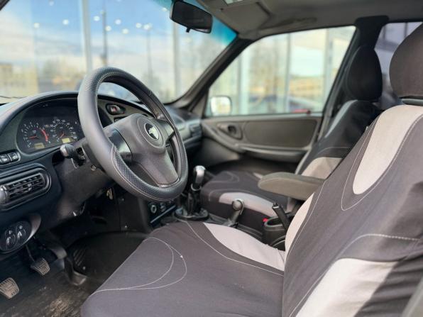 Chevrolet Niva I Рестайлинг с пробегом 2011 года, цена 390 000 рублей, 205000 км, внедорожник, Автокод Объявления
