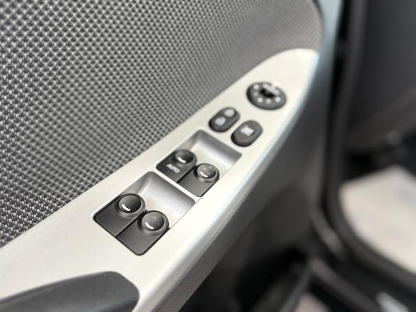 Hyundai Solaris I с пробегом 2014 года, цена 995 000 рублей, 105566 км, хэтчбек, Автокод Объявления