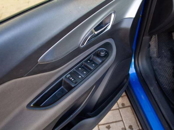 Opel Mokka I с пробегом 2012 года, цена 1 115 000 рублей, 188807 км, внедорожник, Автокод Объявления
