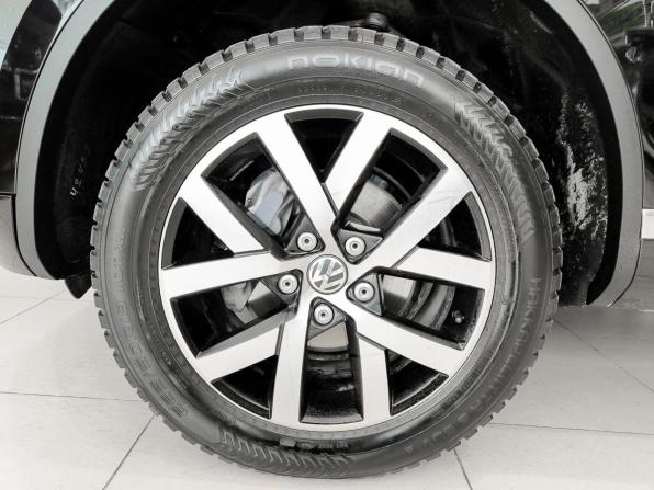 Volkswagen Touareg II с пробегом 2014 года, цена 1 799 000 рублей, 302209 км, внедорожник, Автокод Объявления