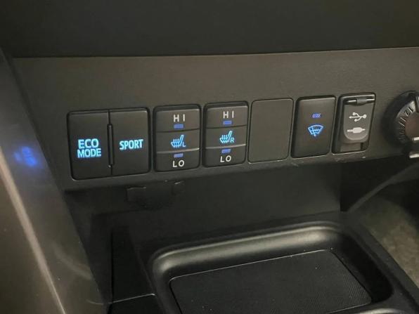 Toyota RAV4 IV (XA40) Рестайлинг с пробегом 2018 года, цена 2 550 000 рублей, 74795 км, внедорожник, Автокод Объявления