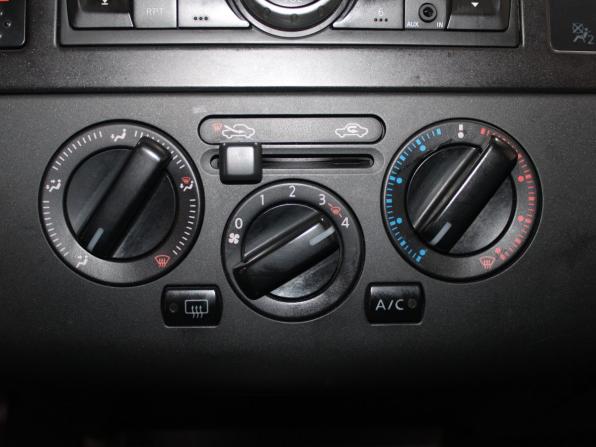 Nissan Tiida I Рестайлинг с пробегом 2011 года, цена 889 900 рублей, 139535 км, хэтчбек, Автокод Объявления