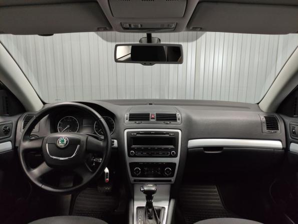 Skoda Octavia II (A5) Рестайлинг с пробегом 2011 года, цена 795 000 рублей, 127750 км, лифтбек, Автокод Объявления
