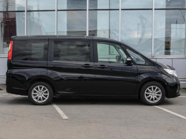 Honda Stepwgn V с пробегом 2016 года, цена 1 812 000 рублей, 212369 км, минивэн, Автокод Объявления