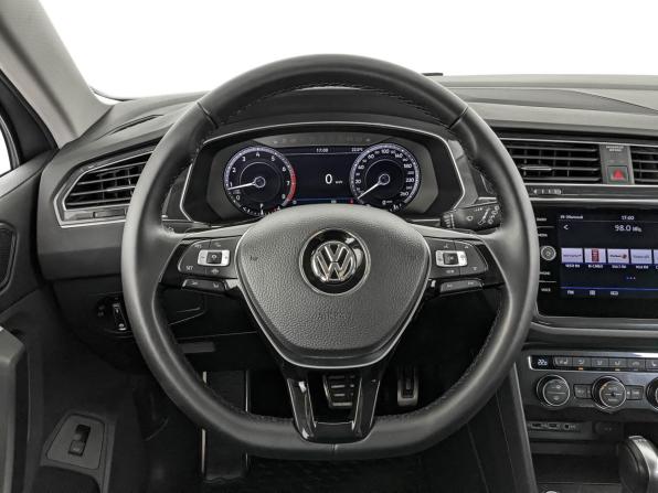 Volkswagen Tiguan II с пробегом 2018 года, цена 2 900 000 рублей, 62715 км, внедорожник, Автокод Объявления