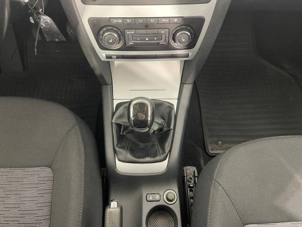 Skoda Octavia II (A5) Рестайлинг с пробегом 2011 года, цена 679 000 рублей, 186233 км, лифтбек, Автокод Объявления