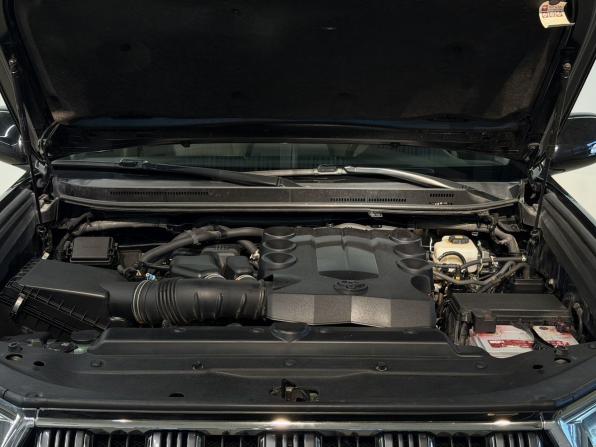 Toyota Land Cruiser Prado 150 Series Рестайлинг 2 с пробегом 2019 года, цена 5 200 000 рублей, 169671 км, внедорожник, Автокод Объявления